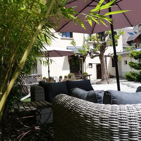Au Dela Du Temps Bed & Breakfast