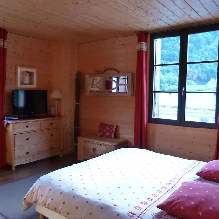 Au Dela Du Temps Frühstückspension Saint-Mamet